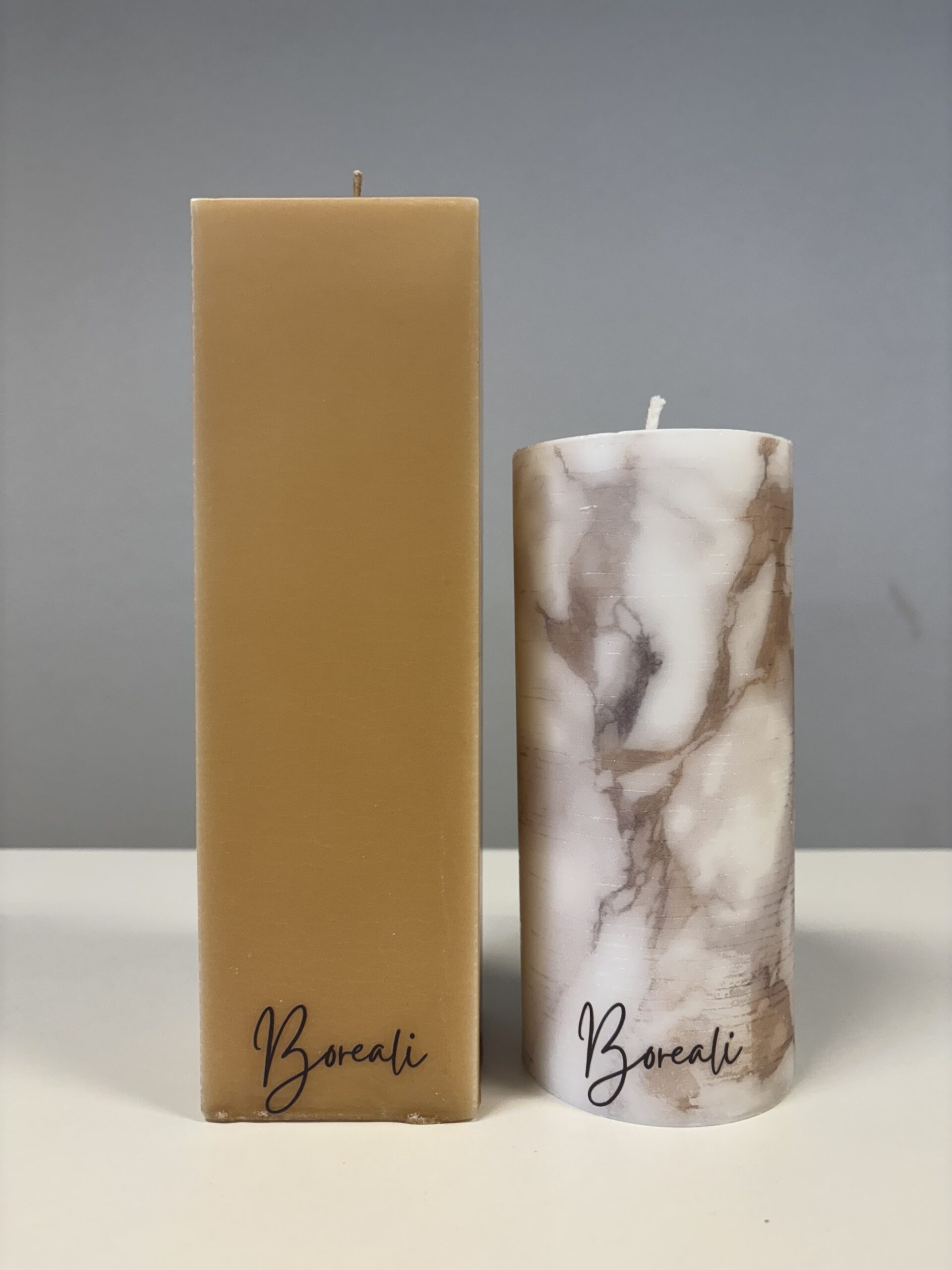 Cadeauset: polar beige kaars (90 branduren & frozen marmerlook bruin (60 branduren)